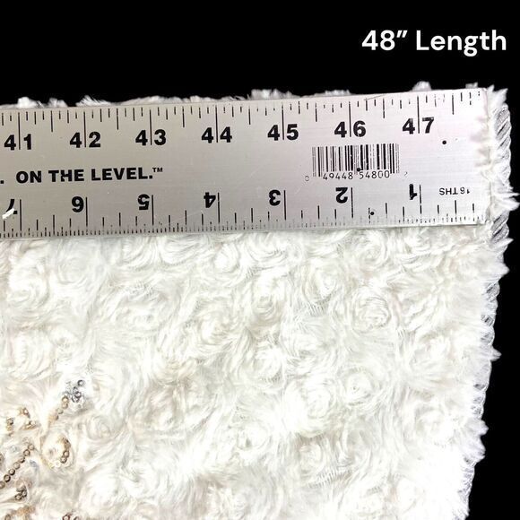 Christmas Tree Skirt 48 inches White Christmas Faux Fur Gold Snowflake Gemstones - Picture 11 of 11
